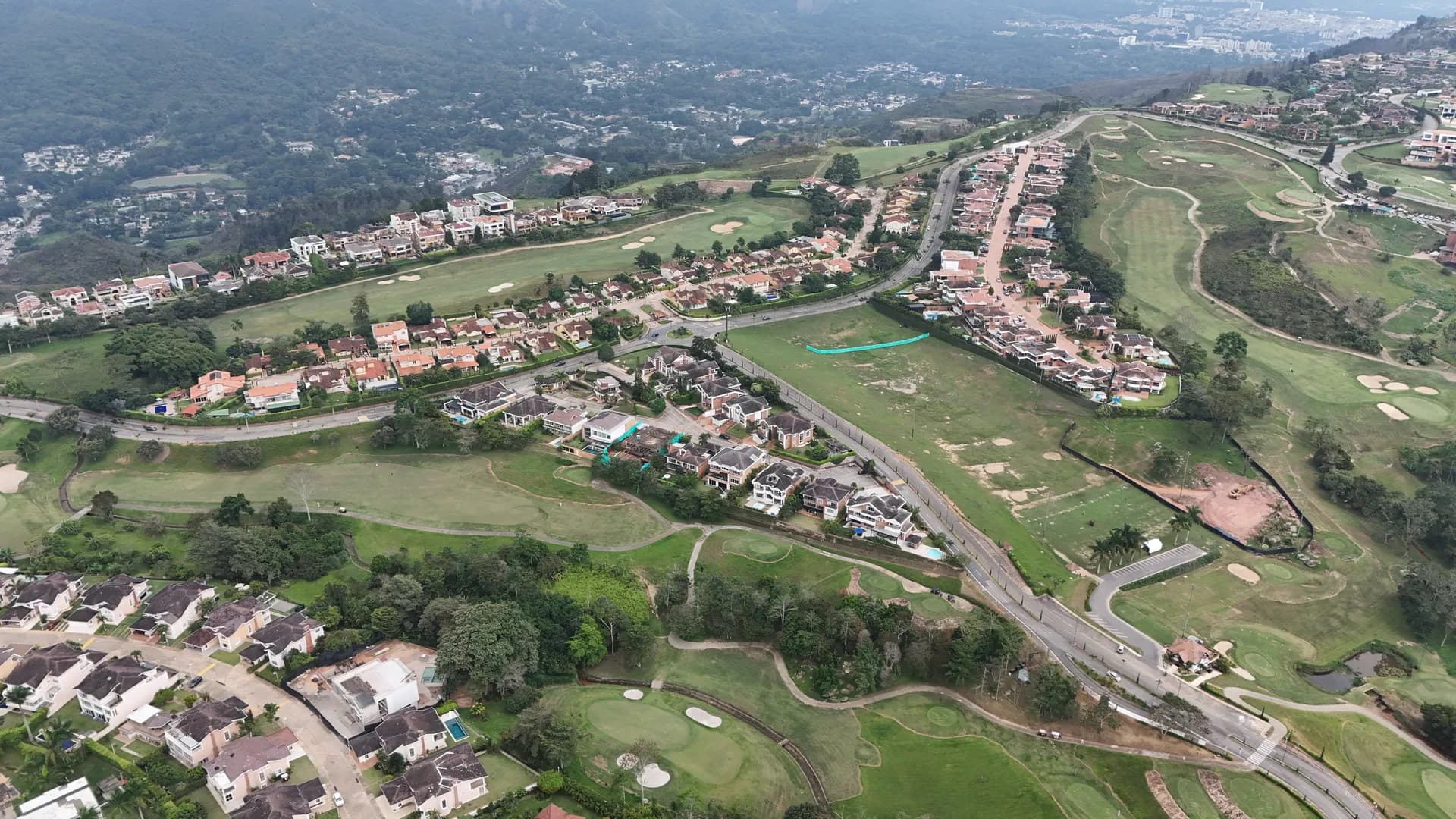 La Lomita y Montereal, sectores residenciales de Ruitoque Condominio, Santander